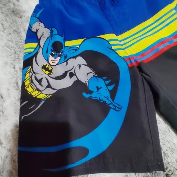 NWT Batman netted swim trunk - Picture 5 of 6